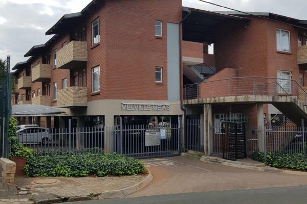 This flat is just walking distance from all surrounding campuses such as UJ ...