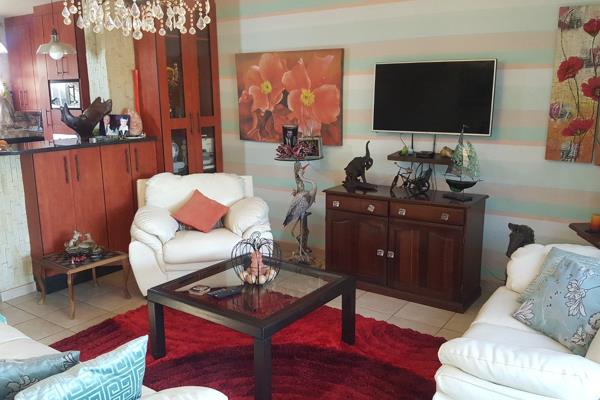 Offers you two bedrooms with bathroom (shower, toilet, basin)

Neat open plan kitchen &amp; lounge. The kitchen has cherry wood ...