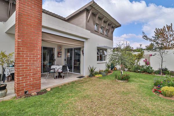 This lovely modern retirement home is spacious &amp; totally open plan flowing onto  a lovely large garden which overlooks the wetland ...