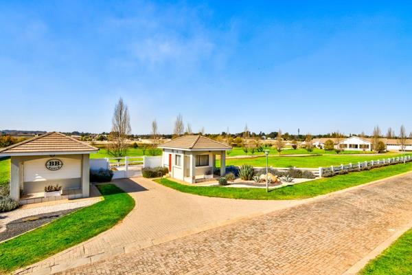 Dream home fit for royalty on the biggest waterfront stand in Dunblane Equestrian Estate with amazing views. Peaceful country style ...