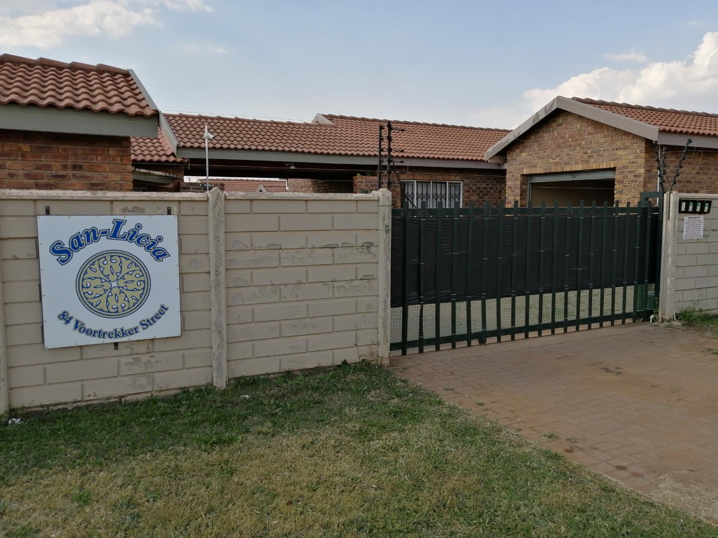 Commercial property for sale in Balfour P24110070128