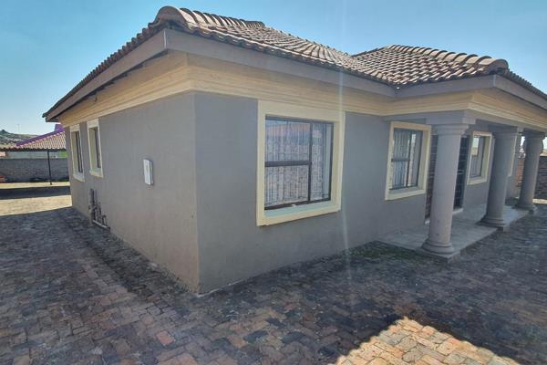 Neat 2 Bedroom flat available for rent in Thistle Grove, Kinross. Beautiful open plan ...