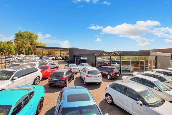 Commercial Property situated in Prime Location just off William Nicol, HIGH VISIBILITY!
Bargain! Great exposure for a business!

This ...