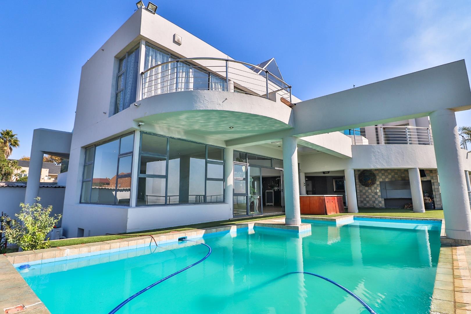 Constantia Kloof, Roodepoort Property Property and houses for sale in