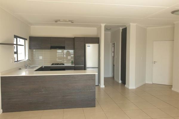 Second Floor in Greenstone Crest for Rent

2 bedrooms, 2 bathrooms, Open-plan lounge and ...