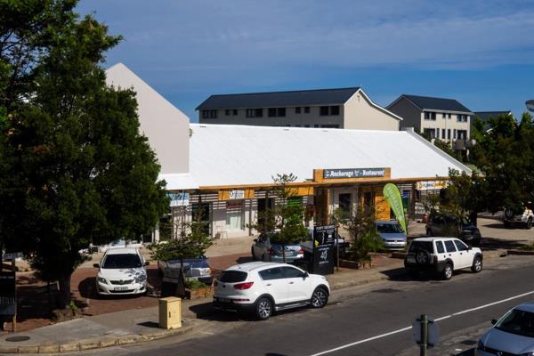 FIRST FLOOR LOFT SPACE available to rent in trendy, Grey Street, Knysna, 

103m2 First ...