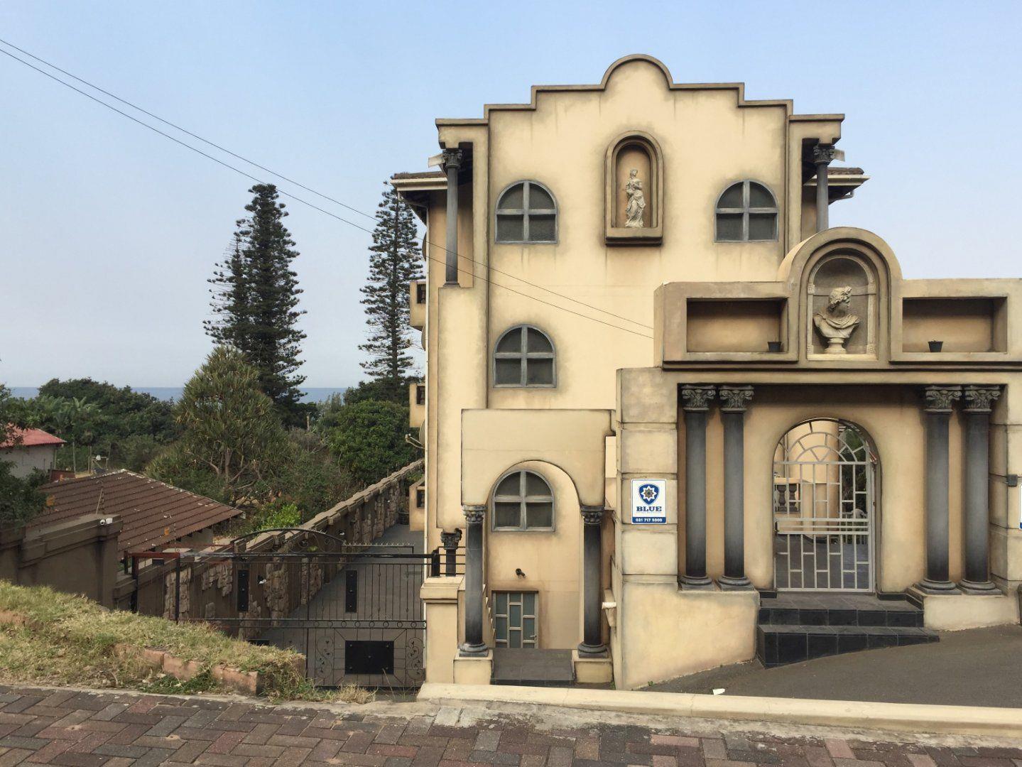 15 Bedroom House for sale in Amanzimtoti 147 Beach Road P24101743969