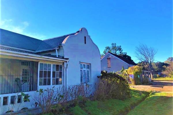 Knysna Garden Route Western Cape
Invest in this large and level 4078m2 erf complete with two fair size double storey heritage homes. ...