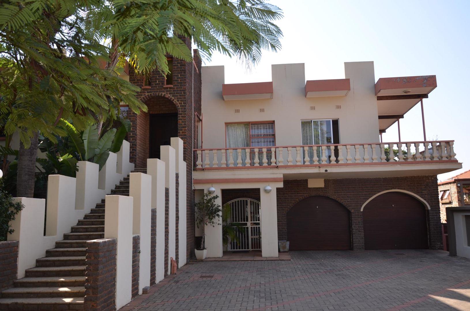 12 Bedroom House for sale in Protea Park - P24-107835755