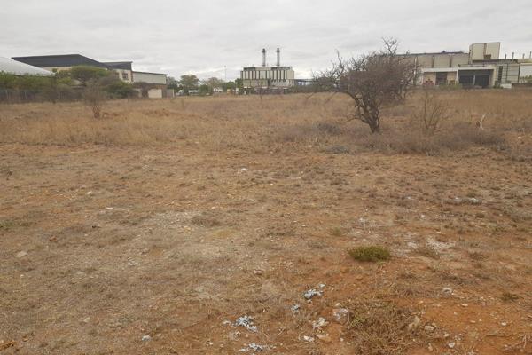 Exclusive sole mandate!
This “Industrial 1” zoned vacant land property is located within a secure complex wherein various high-tech ...