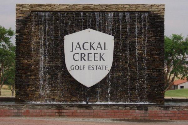 Modern one bedroom apartment in the secure and sought after Jackal Creek Golf ...