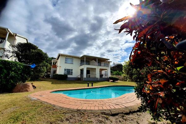 Situated in the peaceful coastal village of Woodgrange, Hibberdene, a short walk to beaches and the village centre is just a few ...