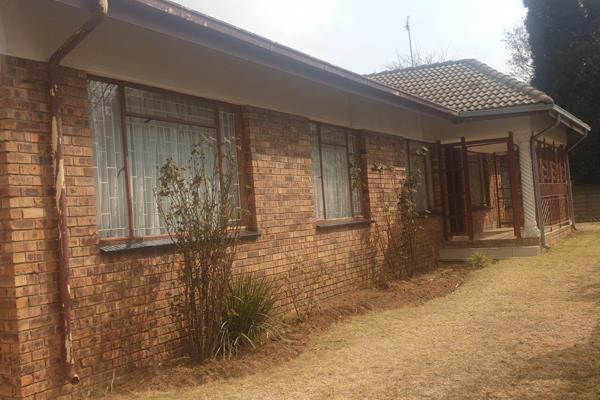 Very well kept property in Riamar Park Protea street,secured and safe with alarm systems.

It offers very spacious kitchen with built ...