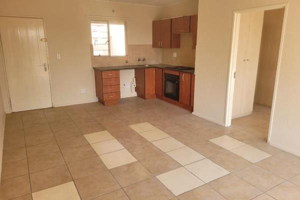 Lovely 1 bedroom ,1 bathroom flat in Boksburg klippoortjie . lounge and kitchen is open planned.

1 covered parking , 24 hour ...