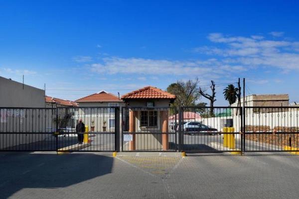 5 km from East Rand Mall
Monthly rental - R4400.00
1 Bedroom, 1 bathroom. Open Plan ...