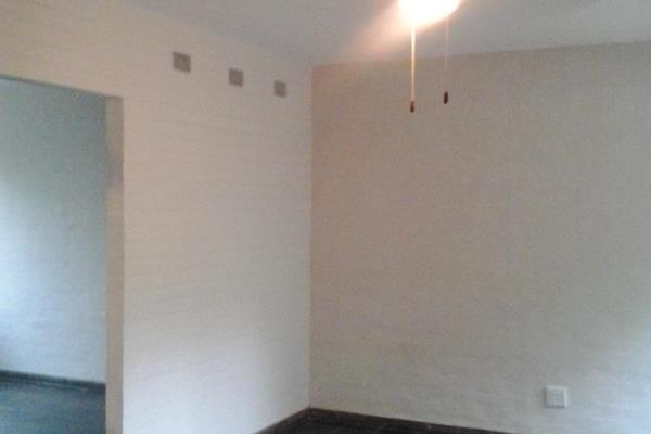 Safe spacious garden simpex to rent. 3 bedroom apartment with built in cupboards in each ...