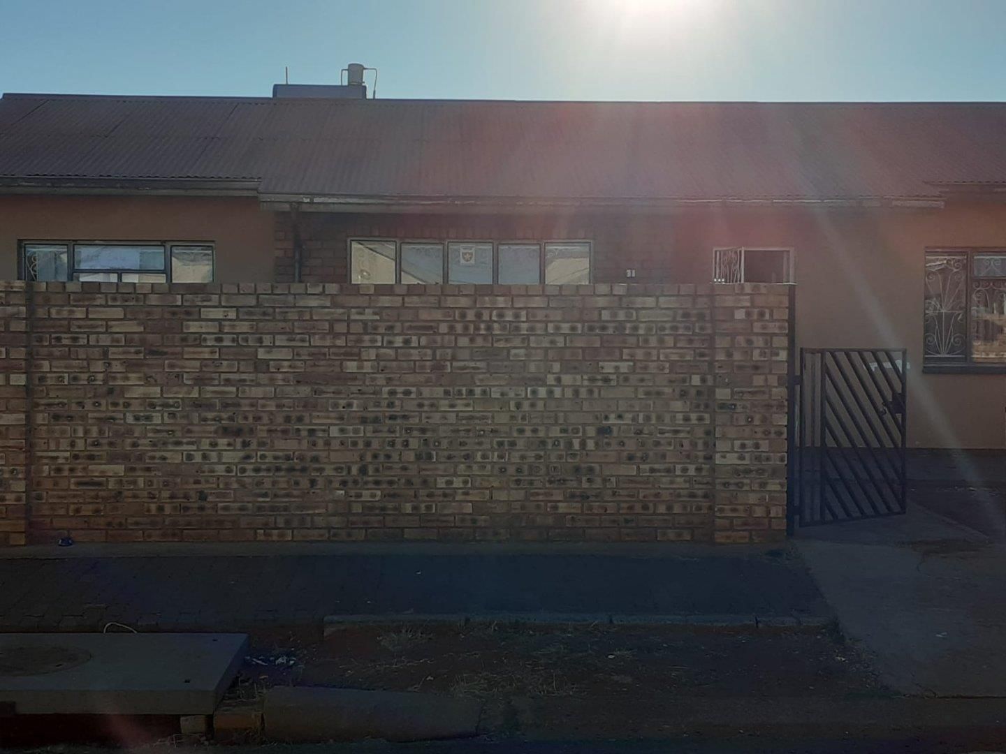 Lenasia Property : Property And Houses For Sale In Lenasia : Property24 ...