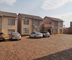 Townhouse for sale in Naturena