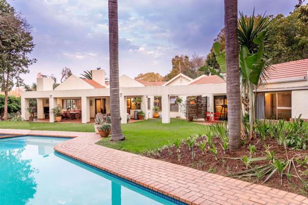 Located near Sandton, the home has beautiful, landscaped gardens, tall palm trees, an abundance of clivias, all watered by a sprinkler ...