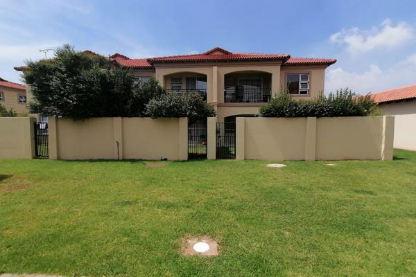 Spacious 2 bedroom townhouse to rent in MOREHILL Ext 2, Benoni.

KEY FEATURES: 
First ...