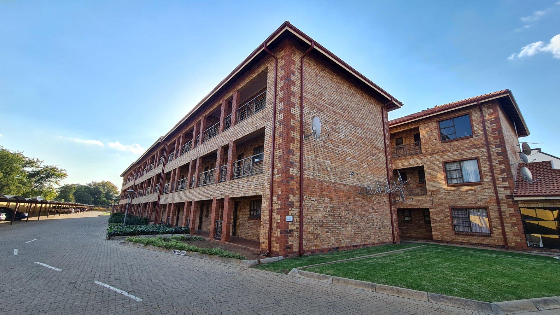 0.5 Bedroom Apartment / flat to rent in Potchefstroom Central - Tramonto, 77 Dr Beyers Naude Avenue