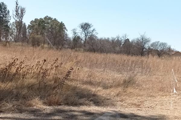 This Vacant Land size of 2.2350ha.
The Vacant land has 1.6999ha - residential and 3.243m&#178; business rights on the property ...