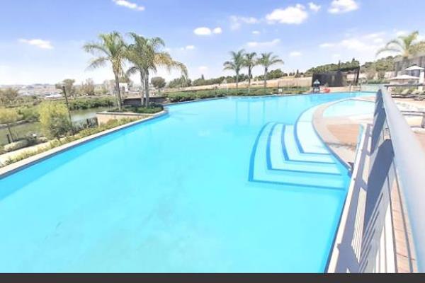 2 Bedroom apartment in sought after Polofields!!!

An oasis of luxury nestled in Johannesburg’s up and coming Waterfall area, The ...