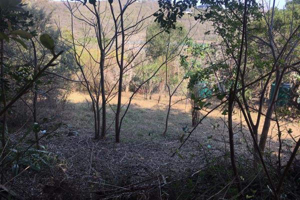 This lovely plot awaits a dream home to be built on it!  Situated in the older part of Cintsa East, this plot offers wonderful river ...