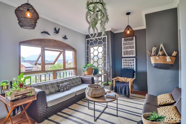 Every once in a while a property with the classic &quot;wow” factor comes onto the market.
This is one of those. Very classy, very interesting, very good views.
The duplex is situated above a ground floor unit. It is due to its extra height that the views over the stables and ...