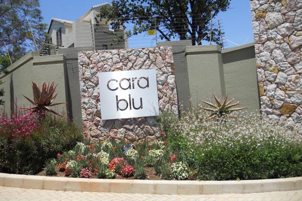 Modern 2 Bedroom 1 Bathroom 1st floor apartment in Cara Blu off Vlok road Bryanston.
Open plan Kitchen with space for two undercover ...