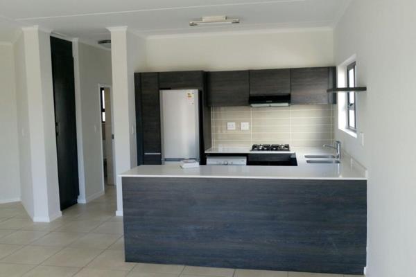 2 Bedroom 2 bathroom apartment to rent in Equestria (oversized 2 bedroom unit at 101 square meters) on the 1st floor. 

This modern 2 ...