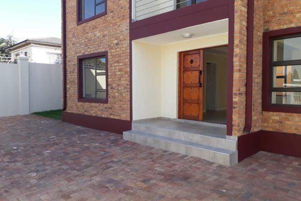 This newly built double storey home offers you in total 5 bedrooms, whereby downstairs offers 1 bedroom including shower &amp; toilet ...