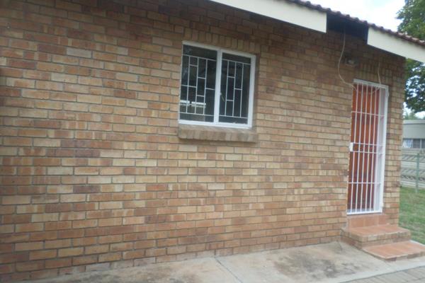 One-bedroom apartment in Bo Dorp, Polokwane.

Available 1 January 2024

Single or couples with no pets or children looking for a place ...