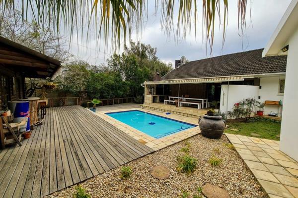 This 3 bedroom, 2 bathroom home is set on a large erf of 1520sqm. The open plan living with easy flow to the undercover entertainment ...