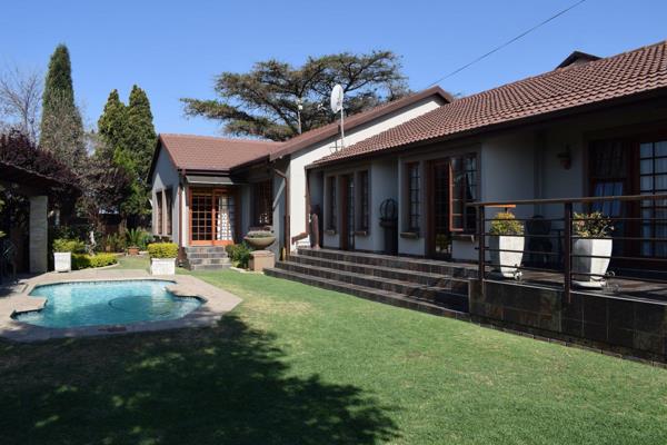 Stand size 1241m&#178; 

The home is immaculately finished home is zoned for business, featuring 10 Large, spacious bedrooms of which ...