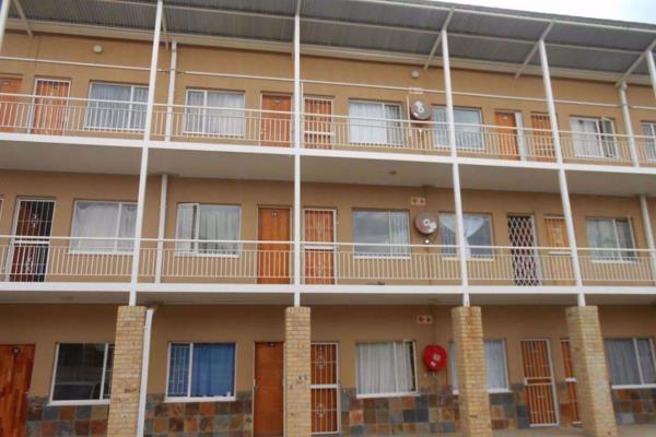 This unit is located in a safe and secure complex that is ideal for students and working class. The unit has two bedrooms with white ...