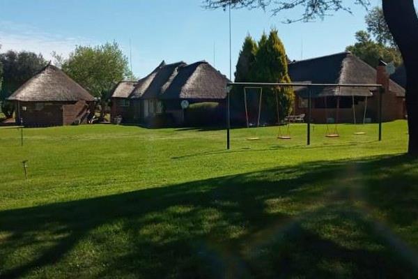 This pet friendly house is situated in the retirement village, Rob Ferreira, just outside Christiana. 
The village lies on the banks ...