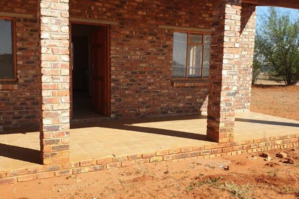 This property consists of a 2 bedroom red face brick house with 1 bathroom and a kitchen with a lounge and a small veranda/stoep ...