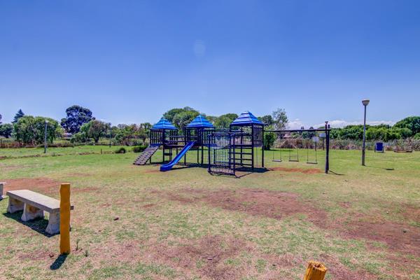 WILL CONSIDER  OFFERS
This is a Spacious First Floor unit situated Impala Park.
It ...