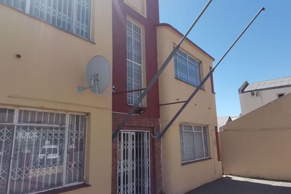 Allow Pam Golding Properties to take you on  a trip around this beautiful student accommodation.
The property has great potential for ...