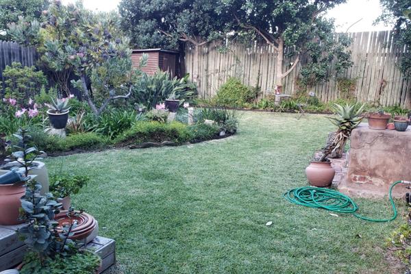 Neat little One-bedroom cottage in Muizenberg village

Setting: Garden cottage with private outdoor area, and large shared garden ...