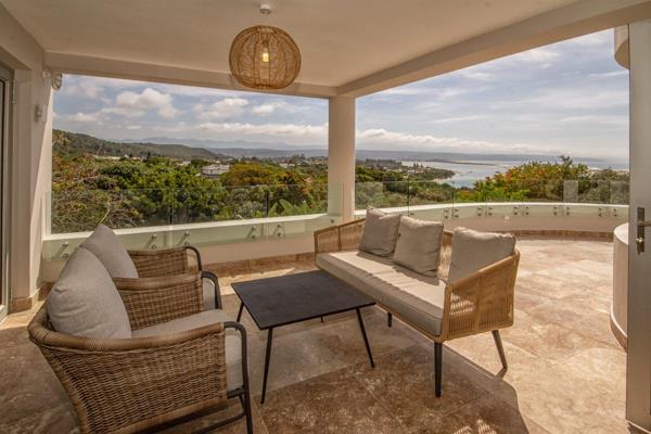 Upmarket,  beautifully furnished spacious home with stunning sea, lagoon and mountain ...