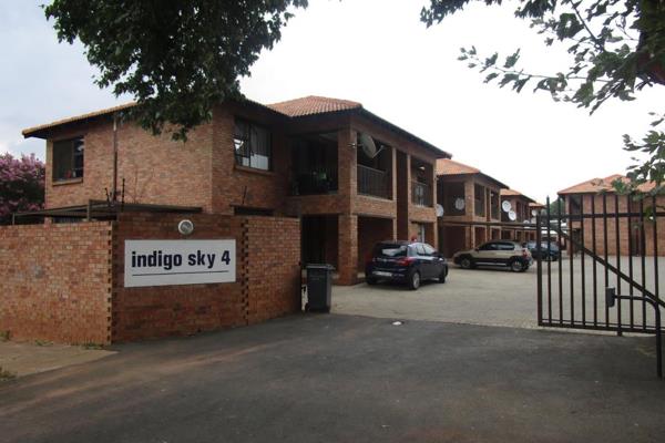 This  modern first floor 2 bedroom 1 bathroom apartment is available to rent in Indigo ...