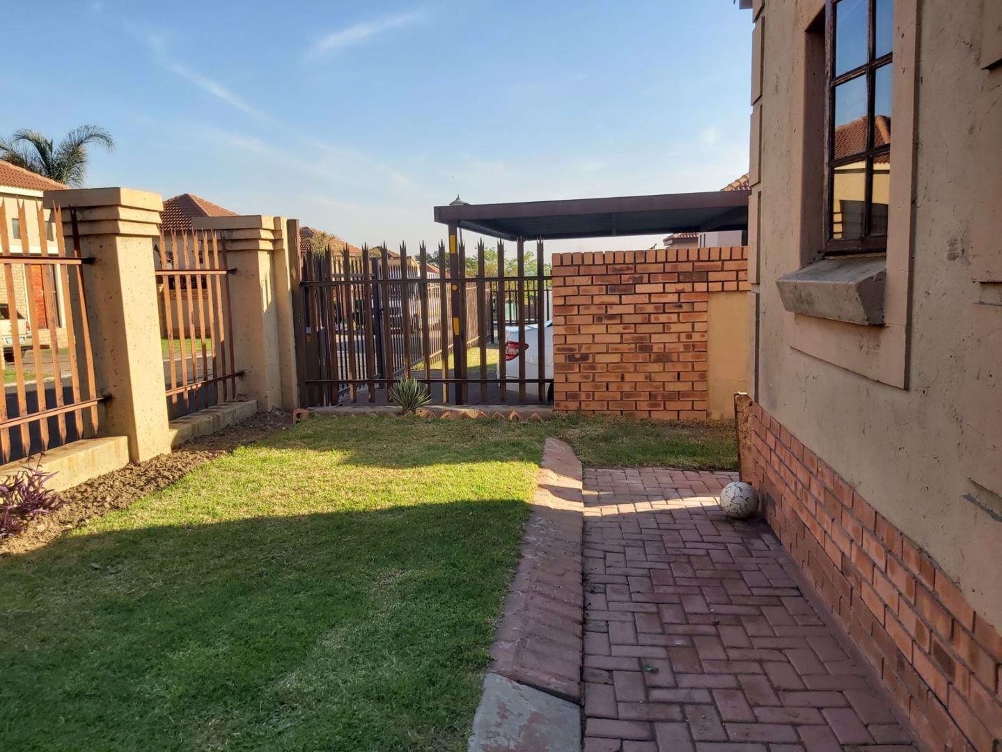 3 Bedroom House for sale in Reyno Ridge P24110583408