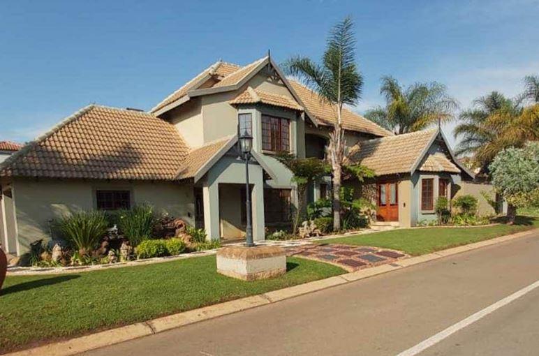 4 Bedroom House for sale in Glen Erasmia 1 Late Harvest Street P24