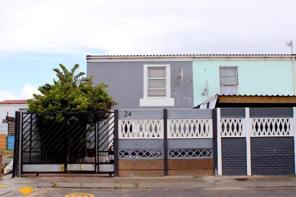 Exclusive sole mandate 

3 bedroom duplex - semi-detached

a whopping r 659 000.00

CALLING First Time BUYERS AND INVESTORS

(3) Three ...