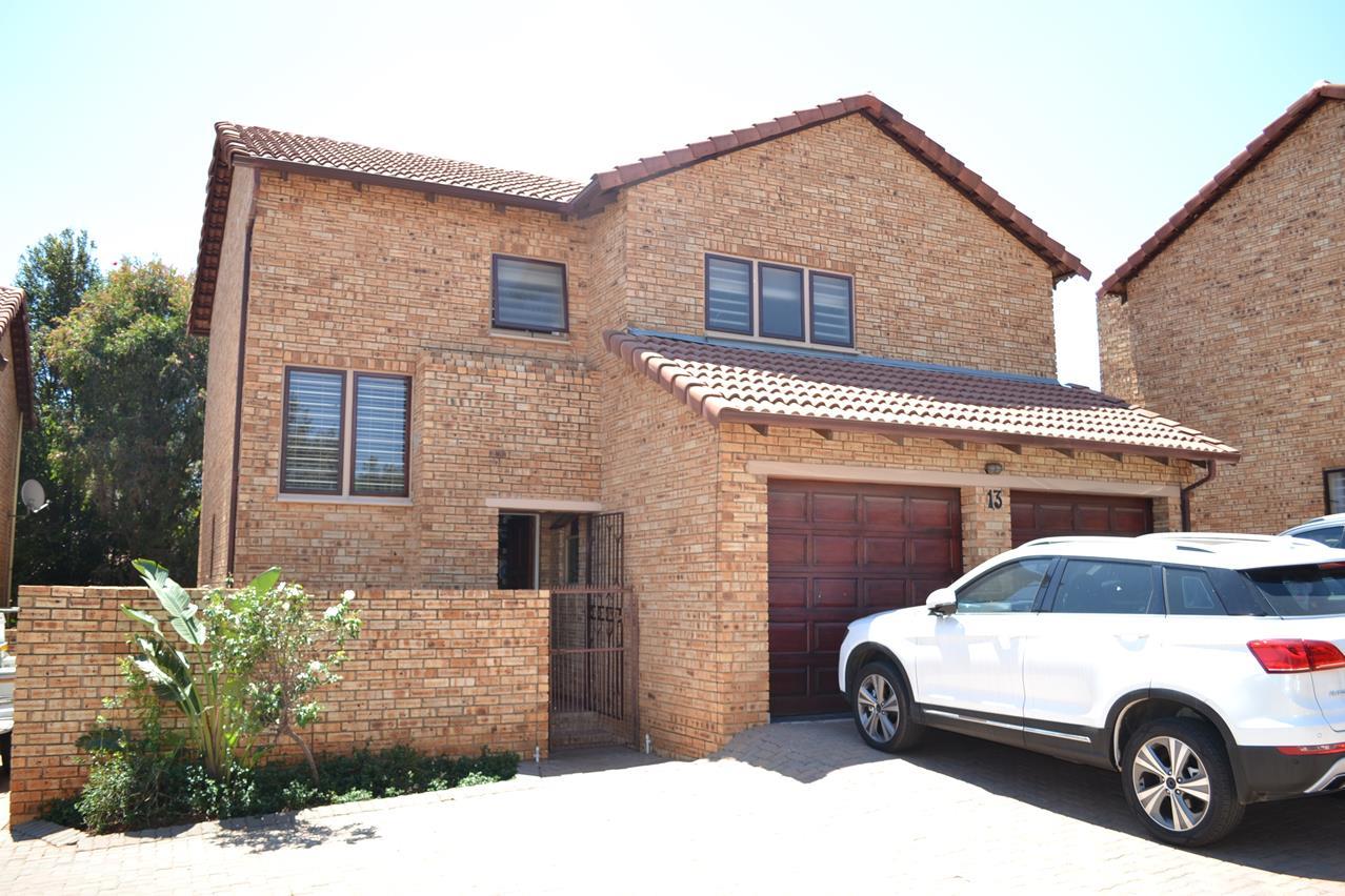 Townhouses to rent in Roodepoort : Roodepoort Property : Property24.com