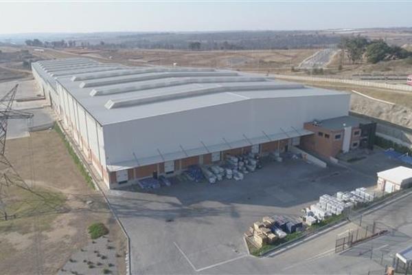 This modern Warehouse facility has a warehouse of 5287m2 and offices of 589m2 and is ...