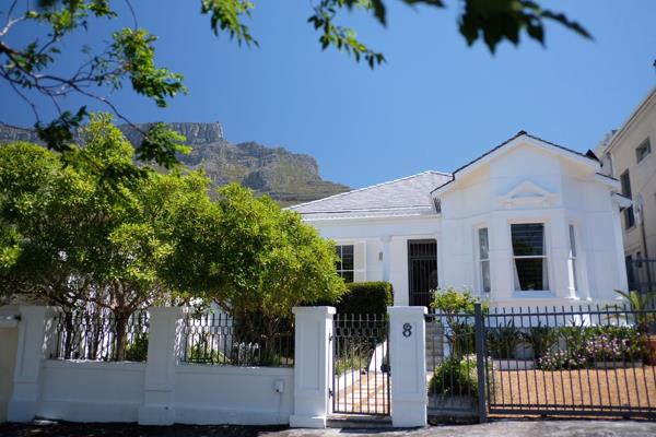 A 6xmonth lease available on a lovely  fully furnished house in Oranjezicht, Cape Town. ...