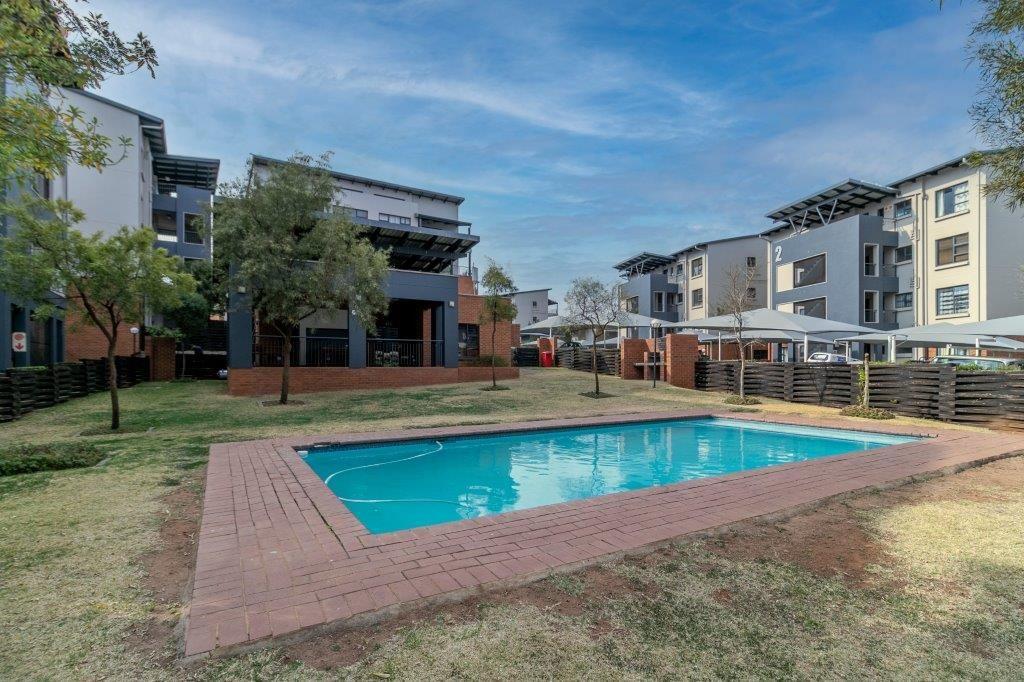 2 Bedroom Townhouse for sale in Oakdene - 278 Central Park, 55 Oakdene ...